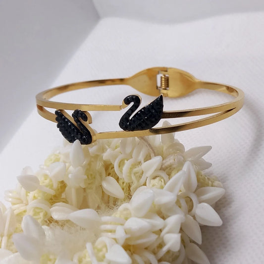 Black Swan Double Duck Bracelet