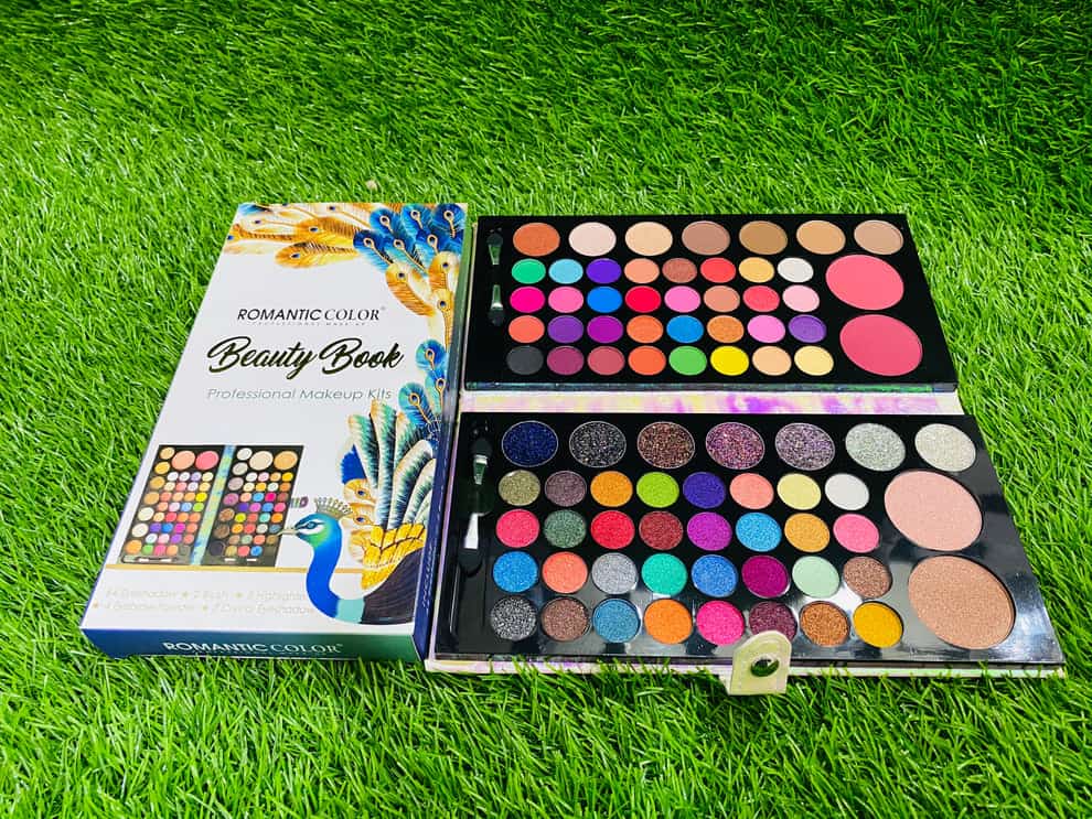 ROMANTIC COLOUR BEAUTY BOOK STANDARD SIZE FULL MAKEUP KIT