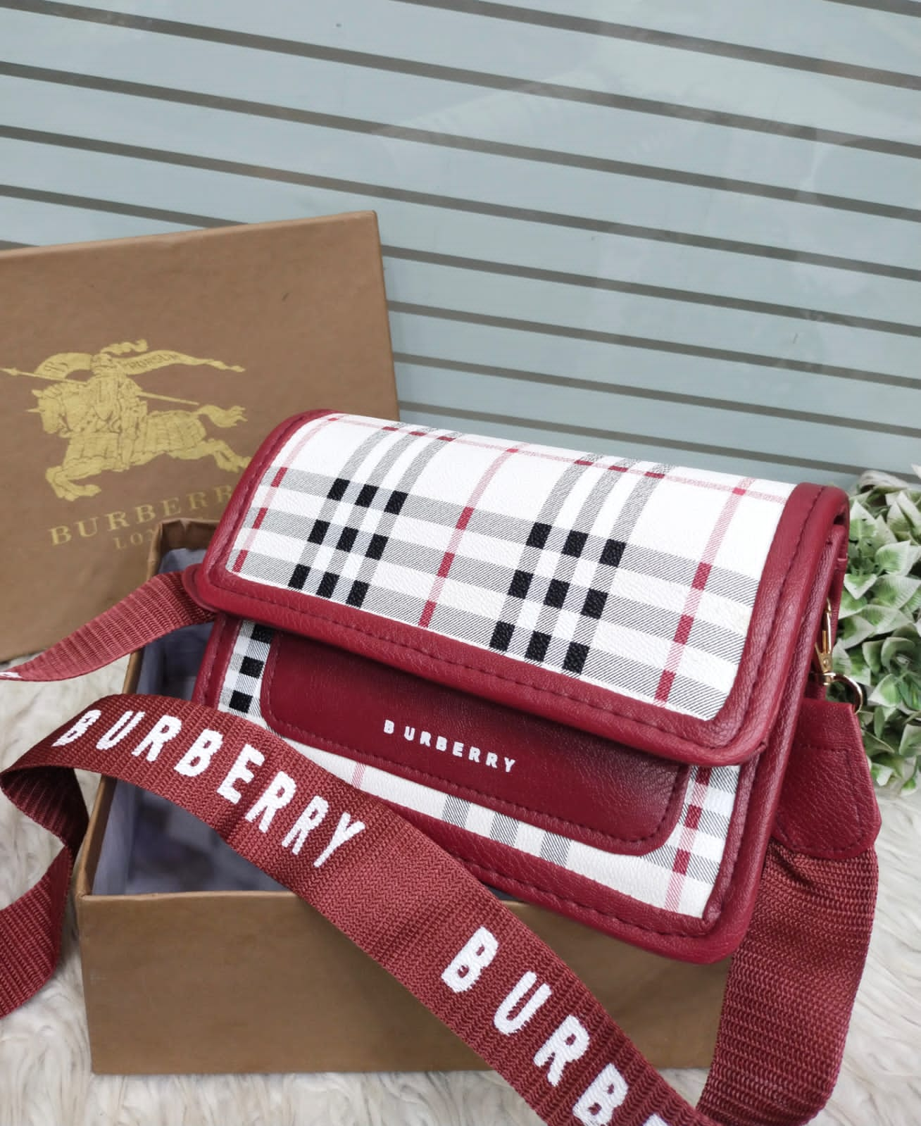 NEW ARRIVAL BURBERRY CROSSBODY FOR GIRL'S